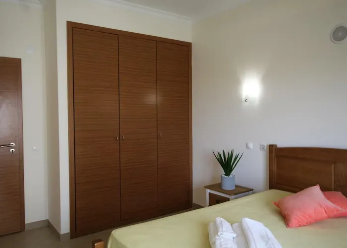 Appartement Da Rocha/1ª Linha2 *