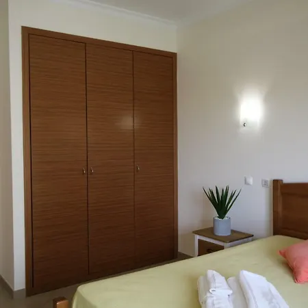 Apartament Da Rocha/1ª Linha2 *